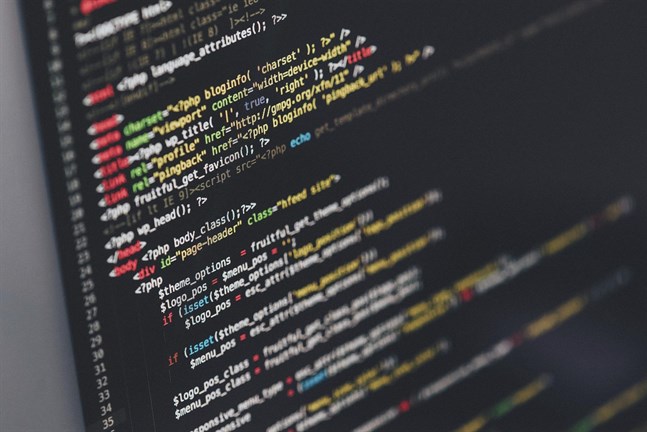 Kina trappar upp den digitala destabiliseringen, anser två experter på cybersäkerhet.