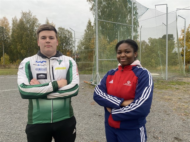 Linus Nurminen och Emmanuela Koomson hör till friidrottens landselit i sina klasser. På torsdagen avslutades säsongen på hemmaplan i Kristinestad.