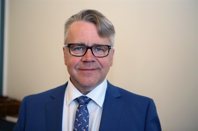 KD:s riksdagsledamot Peter Östman har testat positivt för corona.