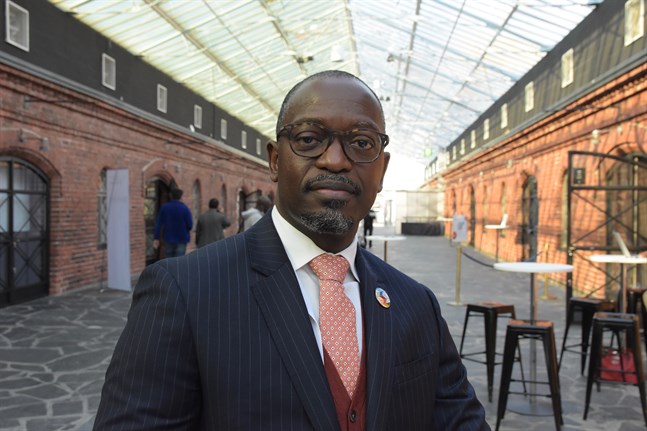 "Pandemin har lett till en ekonomisk och social kris utan motstycke", säger Mansour Ndiaye, chef vid FN:s utvecklingsprogram UNDP.