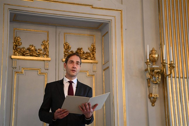 Mats Malm, ständig sekreterare vid Svenska Akademien, tillkännager årets Nobelpris i litteratur.