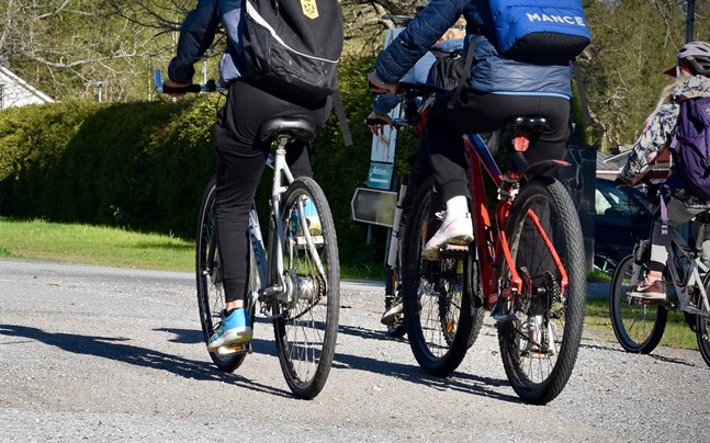 Polisen ingrep flera gånger för att cyklister inte använde cykellykta.