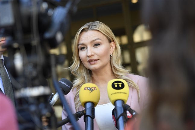 Kristdemokraternas partiledare Ebba Busch har gjort upp om förlikning med säljaren i den omtalade striden om ett hus utanför Uppsala. Arkivbild.