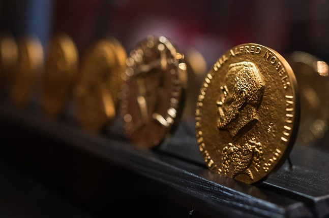 En trio tilldelas årets ekonomipris till minnet av Alfred Nobel.