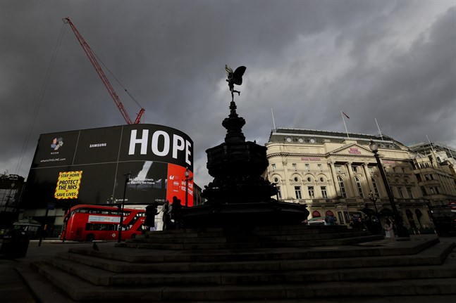 Storbritannien stängde inte samhället snabbt nog, enligt en rapport. Arkivbild.