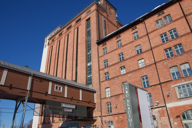 Åbo Akademi får 2,7 miljoner euro för satsningar på humanistiska vetenskaper, naturvetenskaper och pedagogik och lärarutbildning.