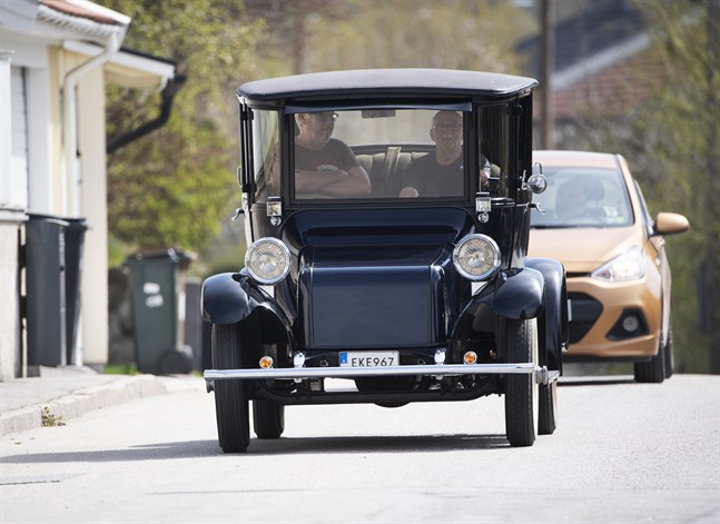 Elbilen Detroit Electric av årsmodell 1919. Arkivbild.