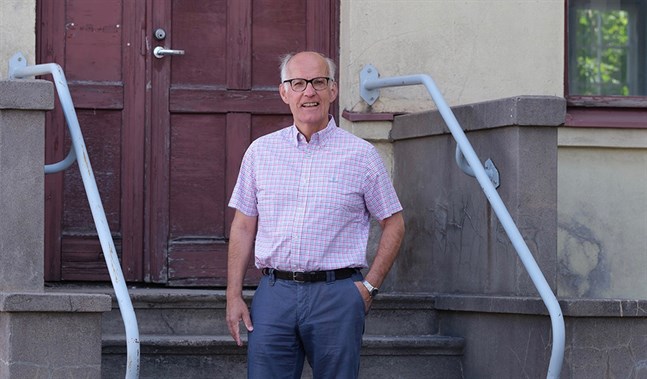 Bertel Wahlström är aktuell med boken "Tor - min far".