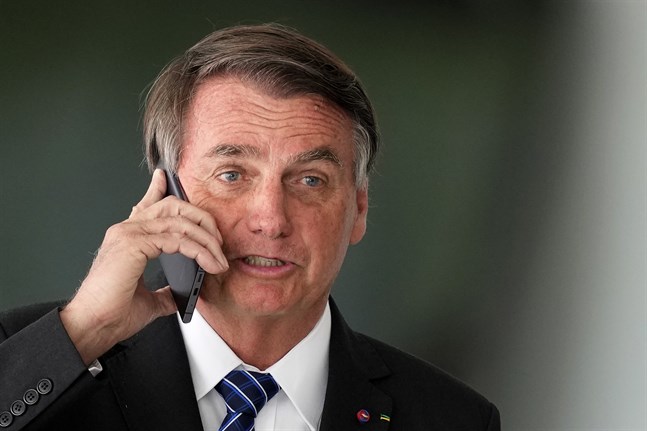 Brasilianska senatorer diskuterar om president Jair Bolsonaro bör åtalas. Arkivbild.