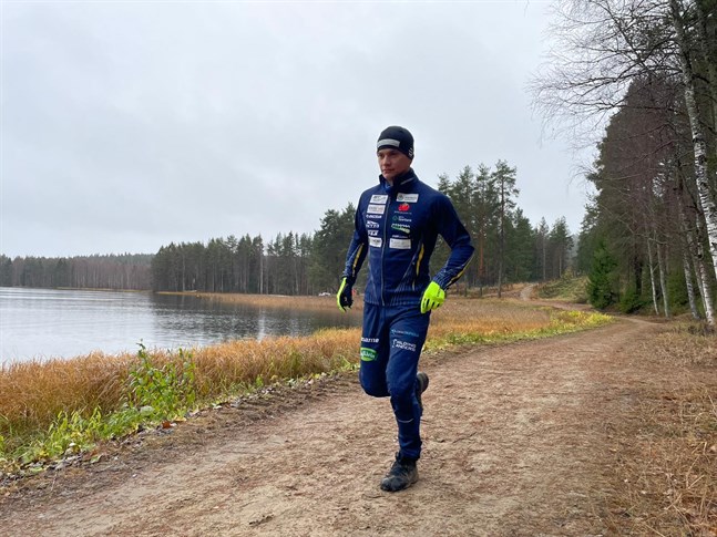 Patrik Kuuttinen tränar cirka tusen timmar om året. Denna säsong är målet att få vara med i junior-VM i USA.