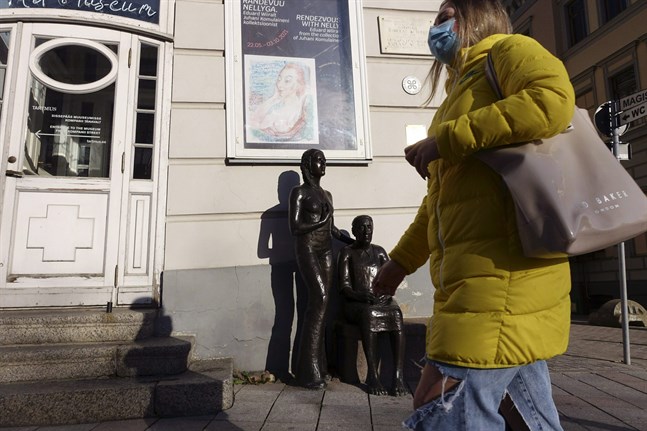 Juha Salonen hoppas att de som reser under höstlovet, låter testa sig vid minsta tecken på smitta när de kommer hem. I exempelvis Estland är coronaviruset mycket vanligare än i Österbotten. Bilden är från Tartu.