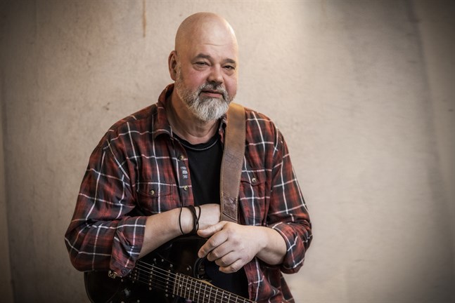 Mikael Nyman har låtit trycka upp sin första soloskiva, "If You Were Here". Nu släpps den också digitalt.