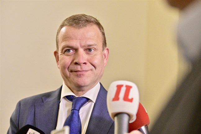 Samlingspartiets ordförande Petteri Orpo leder Finlands största parti, enligt Helsingin Sanomats senaste opinionsmätning.