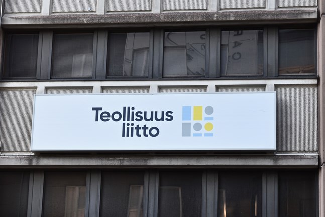 Enligt Industrifacket har inte ett enda företag hittills meddelat att det vill förhandla fram ett företagsspecifikt avtal.