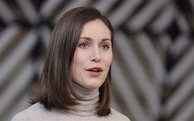 Finlands statsminister Sanna Marin oroar sig för växande energipriser.