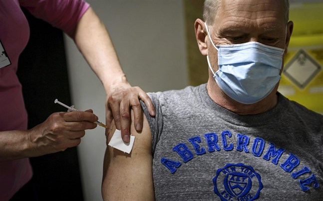Nu finns möjlighet för dem som insjuknat i covid-19 att få en andra vaccindos.