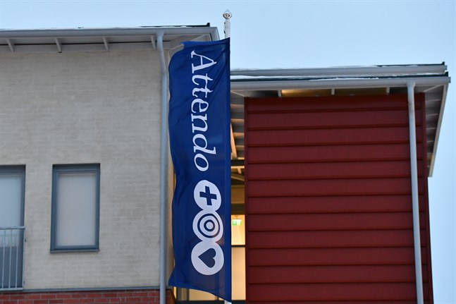 Flera dödsfall med koppling till sjukdomen covid-19 rapporterades vid bolaget Attendos enhet för äldreboende i Kiuruvesi våren 2020.