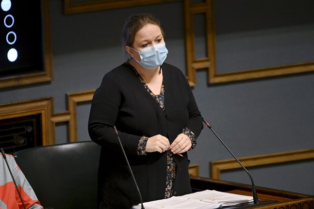 Familje- och omsorgsminister Krista Kiuru (SDP).