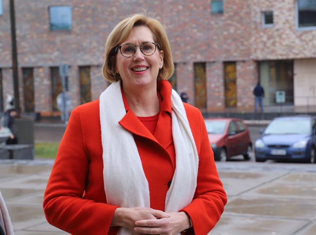Tuula Haatainen (SDP) är arbetsminister.