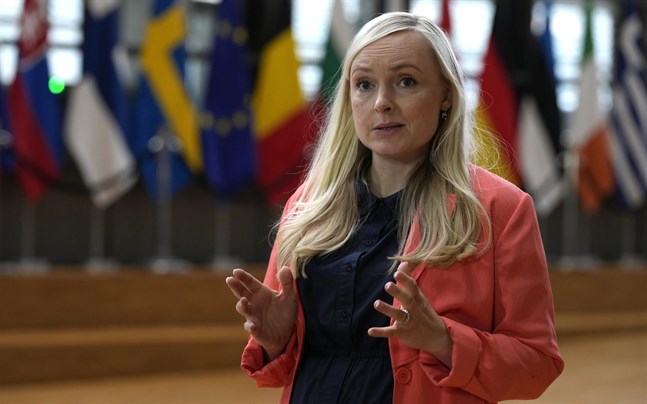 Maria Ohisalo leder De gröna och är Finlands inrikesminister.