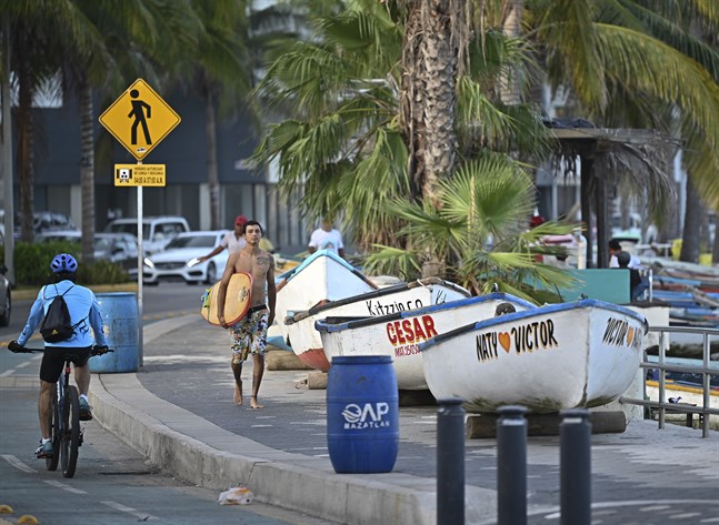 Orkanen Rick väntas dra in över Mexikos södra Stillhavskust på söndag kväll eller måndag. Här syns hamnen i Mazatlán i delstaten Sinaloa. Arkivbild.