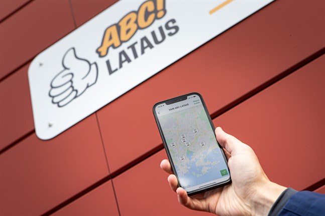 S-gruppen har utvecklat en app som gör det möjligt att betala vid laddstationer.