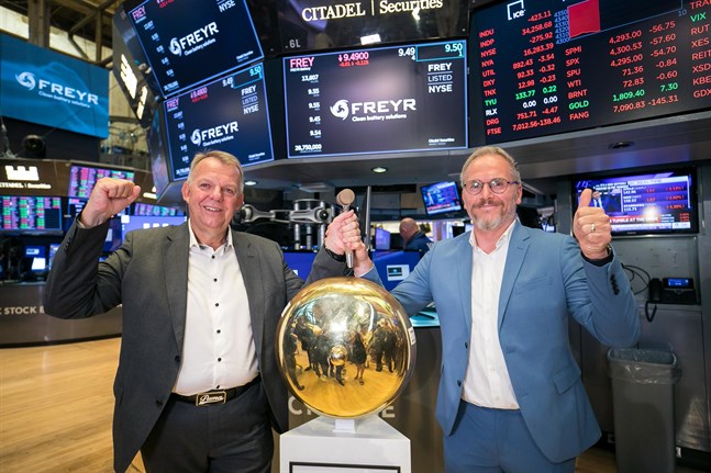 Torstein Sjøtveit, en av grundarna, och vd Tom Einar Jensen ringde i klockan när Freyrs aktie noterades i New York.