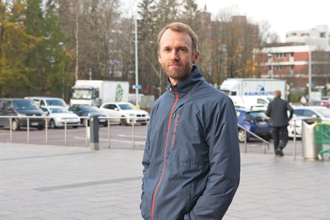 Mikael Ehn forskar i aerosoler.