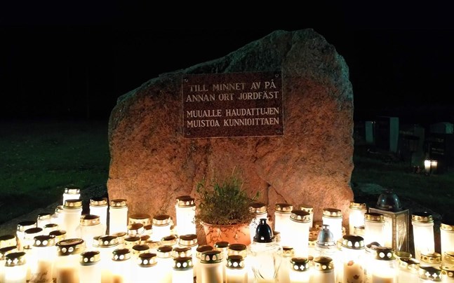 På många begravningsplatser finns också monument för personer som har sin sista viloplats på andra håll.