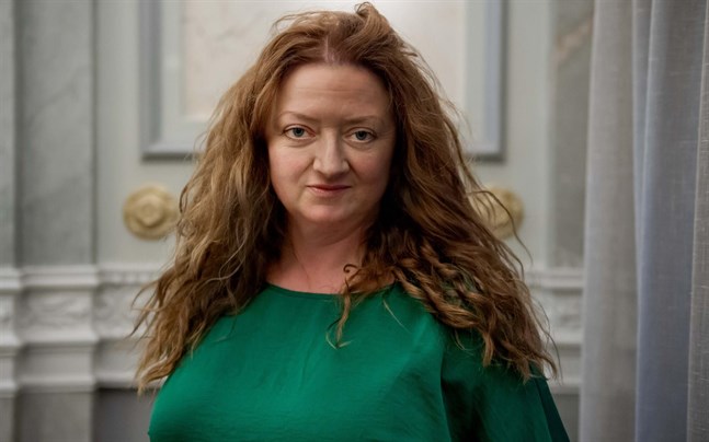 "Jag vill se anständigheten vinna och i samhället där jag växte upp var det inte möjligt utan att man fick betala ett pris", säger den irländska författaren Claire Keegan.