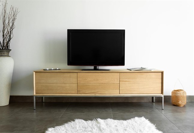 Bäst blir det om tv:n integreras på ett naturligt sätt i inredningen, tycker inredaren Åsa Copparstad.