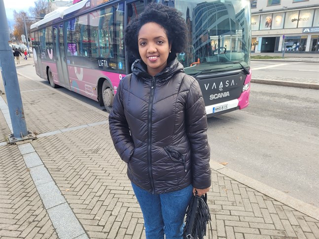 Martha Arya tror gratis busssåkning kan uppmuntra människor att upptäcka mera av Vasa.
