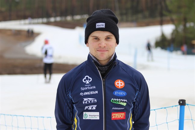 Lukas Kuuttinen inledde säsongen mot landets seniorelit i Vuokatti.