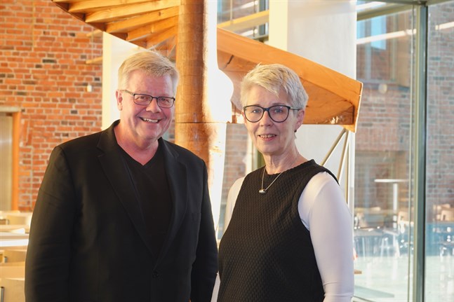 Professor i pedagogik Michael Uljens och universitetslärare i pedagogik Ann-Sofie Smeds-Nylund har tillsammans med medarbetarna på ÅA samlat sin nya ämnesinriktning till en bok.