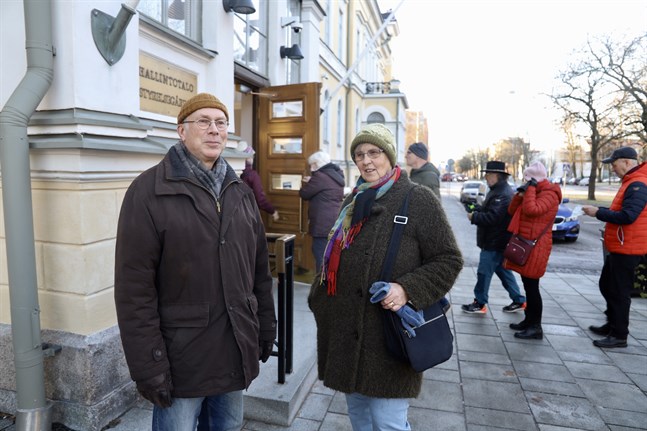 Mikael och Stina Frejman från Dragnäsbäck passade på att kika in den nyrenoverade Styrelsegården under lördagen.