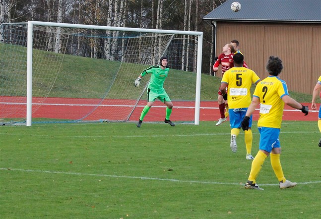 Målvakten Karl-Filip Eriksson valdes till årets spelare i Krafts fotbollslag.