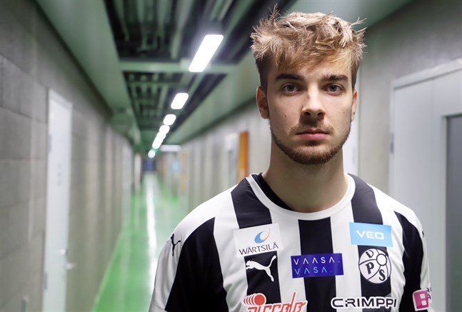 Juhani Pikkarainen tränar på egen hand i december. I början av januari går flyttlasset till Vasa.