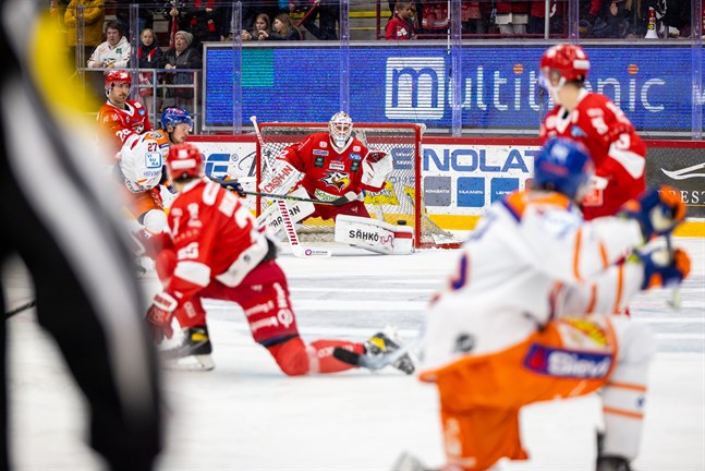 Niko Hovinen är skadad och det verkar inte som att han kan spela mer denna säsong.