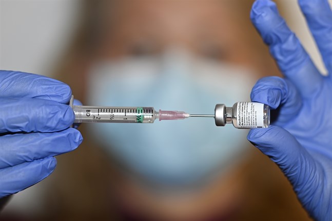I Schweiz och Österrike får det inte ha gått mer än 360 dagar sedan den senaste vaccinsprutan – då är covidpasset inte giltigt. Arkivbild.