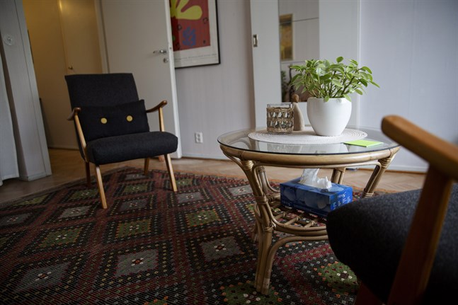 Nästan fyrtio procent av de som svarat på barometern uppger att de skäms för att söka vård för psykisk ohälsa, enligt Centralförbundet för mental hälsa.