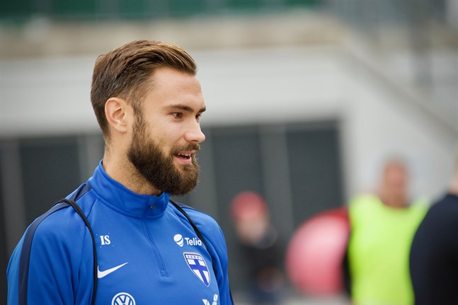 ”Inom fotbollen måste man ännu göra mycket för att utrota rasismen. Jag hoppas och kräver att idrottsorganisationerna axlar sitt ansvar och leder idrotten i en bättre riktning” säger fotbollsspelaren Tim Sparv som ställer sig bakom kampanjen.