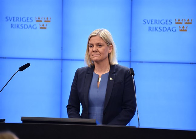 Statsminister Magdalena Andersson (S) under en pressträff i samband med att Miljöpartiet gett besked att de lämnar regeringen efter budgetomröstningen i riksdagen på onsdagen.