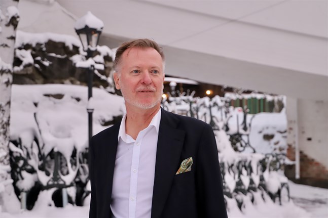 Ari Mäki, Finlands ambassadör i Turkiet, besökte Österbotten för andra gången i sitt liv i veckan.