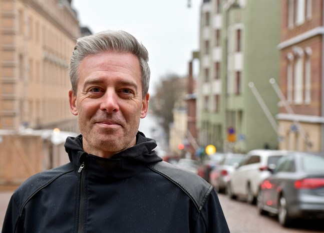 Under fredagen ordnar Svenska litteratursällskapet i Finland ett seminarium om integration på svenska där Tobias Pötzsch, universitetslektor i socialt arbete vid Helsingfors universitet, är en av föreläsarna. Även Liselott Sundbäck, doktorand vid Åbo Akademi, presenterar sin kartläggning.