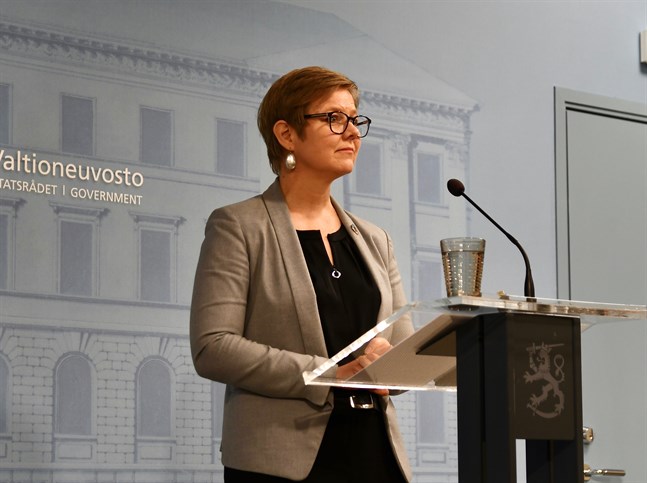 Inrikesminister Krista Mikkonen (Gröna) anser att asylpolitik inte är rätt sätt att svara på eventuella hybridhot.
