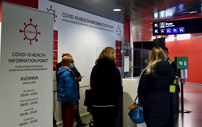 Virusvariantern omikron har fått flera länder att införa nya inreserestriktioner.