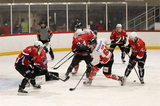 Muik Hockey får fila på finesserna i träningens tecken en tid framöver. Det blir inga matcher i Finlandsserien förrän i början av februari.
