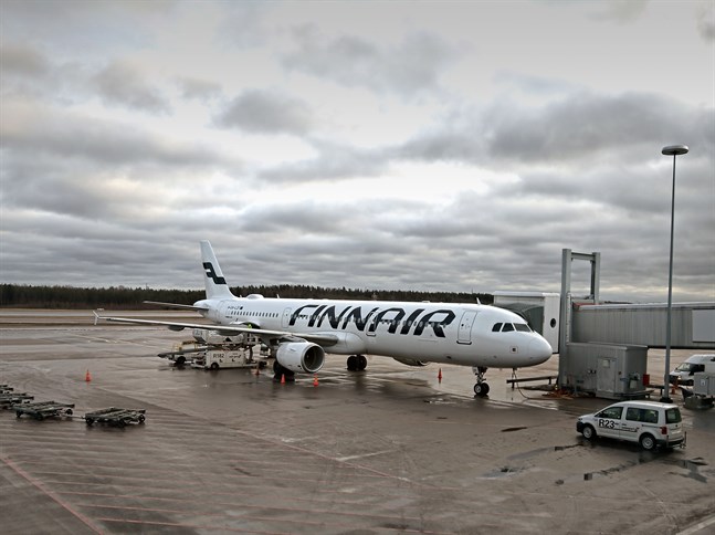 Finnair flyger som normalt mellan Helsingfors och Hongkong trots det bekräftade coronafallet.