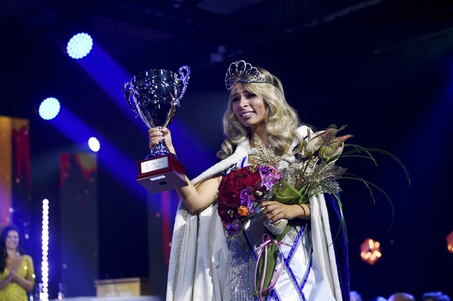 Essi Unkuri korades till Miss Finland 2021 och sedan dess har hon haft fullt upp.
