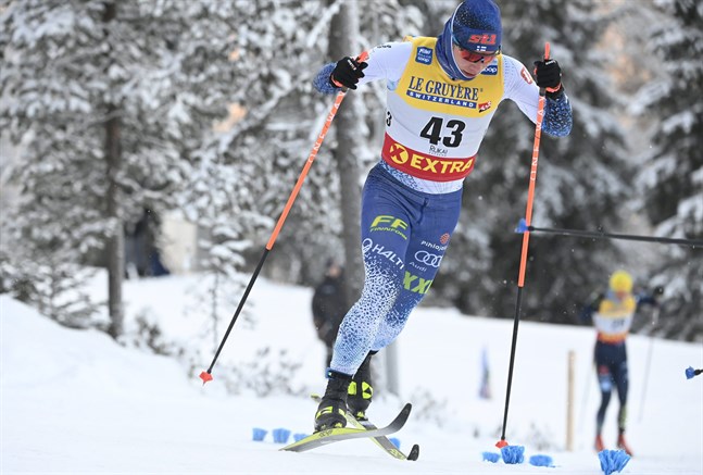 Lauri Vuorinen, här under världscupstarten i Ruka, jublade och sträckte armarna mot skyn i Lillehammer för att fira sin första finalplats i världscupkarriären.